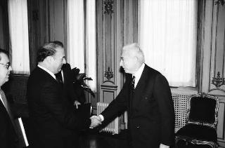 Il Presidente della Repubblica Francesco Cossiga riceve la visita  di Arthur Gajarsa, presidente della NIAF (National Italian American Foundation), con il vice presidente Francesco Nicotra