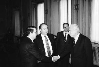 Il Presidente della Repubblica Francesco Cossiga riceve la visita  di Arthur Gajarsa, presidente della NIAF (National Italian American Foundation), con il vice presidente Francesco Nicotra