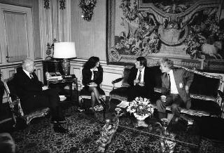Il Presidente della Repubblica Francesco Cossiga riceve la visita Jacques Amalric, capo delle redazioni estere di "Le Monde"