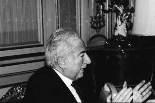 Il Presidente della Repubblica Francesco Cossiga riceve Mario Berri, presidente dell'Associazione "Vittorio Bachelet", con i componenti il"Comitato per le onoranze a Vittorio Bachelet nel decimo anniversario del suo sacrificio"