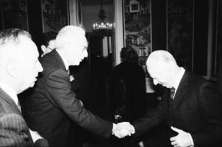 Il Presidente della Repubblica Francesco Cossiga riceve Mario Berri, presidente dell'Associazione "Vittorio Bachelet", con i componenti il"Comitato per le onoranze a Vittorio Bachelet nel decimo anniversario del suo sacrificio"
