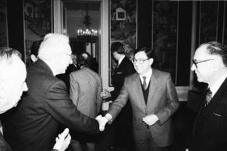 Il Presidente della Repubblica Francesco Cossiga riceve Mario Berri, presidente dell'Associazione "Vittorio Bachelet", con i componenti il"Comitato per le onoranze a Vittorio Bachelet nel decimo anniversario del suo sacrificio"
