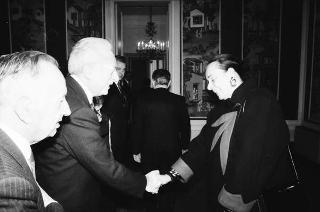 Il Presidente della Repubblica Francesco Cossiga riceve Mario Berri, presidente dell'Associazione "Vittorio Bachelet", con i componenti il"Comitato per le onoranze a Vittorio Bachelet nel decimo anniversario del suo sacrificio"