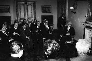 Il Presidente della Repubblica Francesco Cossiga riceve Mario Berri, presidente dell'Associazione "Vittorio Bachelet", con i componenti il"Comitato per le onoranze a Vittorio Bachelet nel decimo anniversario del suo sacrificio"