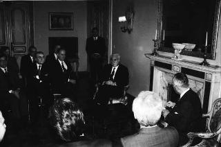 Il Presidente della Repubblica Francesco Cossiga riceve Mario Berri, presidente dell'Associazione "Vittorio Bachelet", con i componenti il"Comitato per le onoranze a Vittorio Bachelet nel decimo anniversario del suo sacrificio"