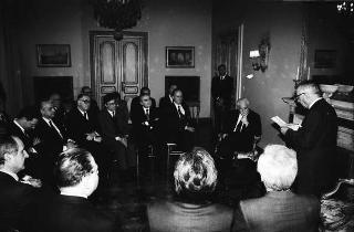 Il Presidente della Repubblica Francesco Cossiga riceve Mario Berri, presidente dell'Associazione "Vittorio Bachelet", con i componenti il"Comitato per le onoranze a Vittorio Bachelet nel decimo anniversario del suo sacrificio"