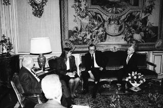 William Barnes e Richard Lilly, rispettivamente presidente uscente e nuovo presidente della Esso Standard italiana