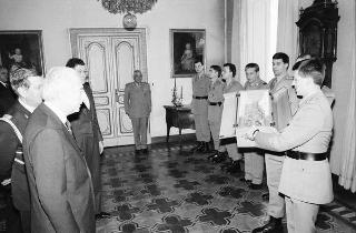 Incontro con una delegazione allievi della Scuola sottufficiali della Guardia di Finanza, in servizio di Guardia d'Onore al Palazzo del Quirinale