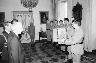 Incontro con una delegazione allievi della Scuola sottufficiali della Guardia di Finanza, in servizio di Guardia d'Onore al Palazzo del Quirinale