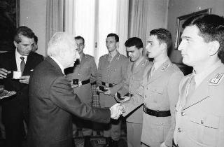 Incontro con una delegazione allievi della Scuola sottufficiali della Guardia di Finanza, in servizio di Guardia d'Onore al Palazzo del Quirinale