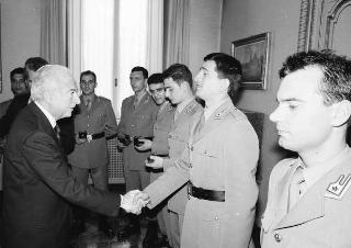 Incontro con una delegazione allievi della Scuola sottufficiali della Guardia di Finanza, in servizio di Guardia d'Onore al Palazzo del Quirinale