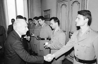 Incontro con una delegazione allievi della Scuola sottufficiali della Guardia di Finanza, in servizio di Guardia d'Onore al Palazzo del Quirinale