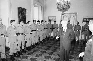 Incontro con una delegazione allievi della Scuola sottufficiali della Guardia di Finanza, in servizio di Guardia d'Onore al Palazzo del Quirinale