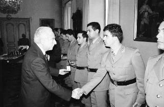 Incontro con una delegazione allievi della Scuola sottufficiali della Guardia di Finanza, in servizio di Guardia d'Onore al Palazzo del Quirinale