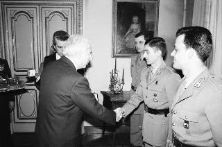 Incontro con una delegazione allievi della Scuola sottufficiali della Guardia di Finanza, in servizio di Guardia d'Onore al Palazzo del Quirinale