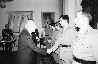 Incontro con una delegazione allievi della Scuola sottufficiali della Guardia di Finanza, in servizio di Guardia d'Onore al Palazzo del Quirinale