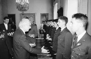 Incontro con una delegazione di allievi dell'Accademia Aeronautica di Pozzuoli, in servizio di Guardia d'Onore al Palazzo del Quirinale