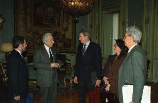 Erik Amfitheatrof, con Ferruccio Silvera e la signora Maria Pia La Manna, giornalisti della redazione di "Fortune"