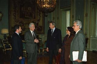 Erik Amfitheatrof, con Ferruccio Silvera e la signora Maria Pia La Manna, giornalisti della redazione di "Fortune"