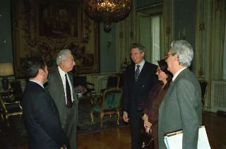 Erik Amfitheatrof, con Ferruccio Silvera e la signora Maria Pia La Manna, giornalisti della redazione di "Fortune"