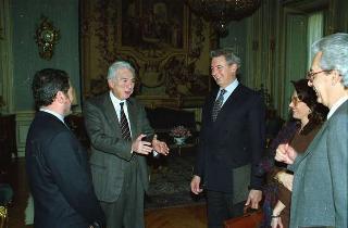 Erik Amfitheatrof, con Ferruccio Silvera e la signora Maria Pia La Manna, giornalisti della redazione di "Fortune"