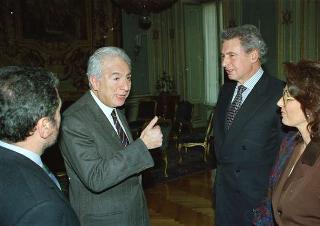 Erik Amfitheatrof, con Ferruccio Silvera e la signora Maria Pia La Manna, giornalisti della redazione di "Fortune"