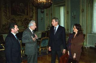 Erik Amfitheatrof, con Ferruccio Silvera e la signora Maria Pia La Manna, giornalisti della redazione di "Fortune"