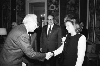Incontro del Presidente della Repubblica Francesco Cossiga con Gian Carlo Ferretto, presidente della Fondazione "Il Campiello", con il comitato di gestione, la giuria e Francesca Duranti, la vincitrice della 27^ edizione del Premio letterario "Campiello"