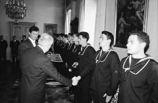 Incontro con una delegazione allievi della Scuola sottufficiali della Marina militare di Taranto, in servizio di Guardia d'Onore al Palazzo del Quirinale