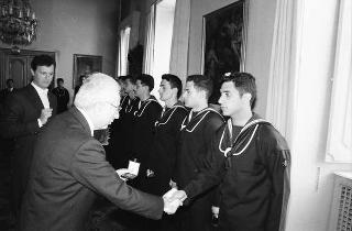 Incontro con una delegazione allievi della Scuola sottufficiali della Marina militare di Taranto, in servizio di Guardia d'Onore al Palazzo del Quirinale