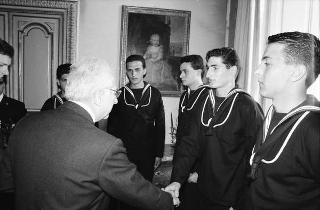 Incontro con una delegazione allievi della Scuola sottufficiali della Marina militare di Taranto, in servizio di Guardia d'Onore al Palazzo del Quirinale