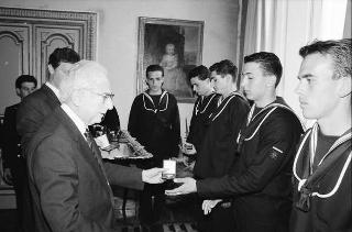Incontro con una delegazione allievi della Scuola sottufficiali della Marina militare di Taranto, in servizio di Guardia d'Onore al Palazzo del Quirinale