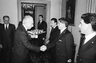 Incontro con una delegazione allievi della Scuola sottufficiali della Marina militare di Taranto, in servizio di Guardia d'Onore al Palazzo del Quirinale