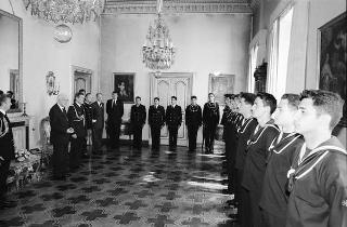 Incontro con una delegazione allievi della Scuola sottufficiali della Marina militare di Taranto, in servizio di Guardia d'Onore al Palazzo del Quirinale
