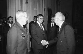 Incontro del Presidente della Repubblica Francesco Cossiga con il Generale John R. Galvin, comandante supremo delle Forze alleate in Europa, accompagnato da Peter F. Secchia, ambasciatore degli USA a Roma