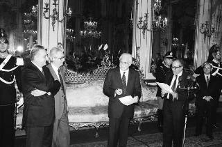 Il Presidente della Repubblica Francesco Cossiga riceve in udienza Guido Guidi, presidente del Consiglio nazionale dell'Ordine dei giornalisti, con i componenti del Consiglio nazionale e i presidenti dei Consigli regionali e interregionali dell'Ordine