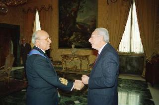 Il Presidente della Repubblica Francesco Cossiga riceve in visita di congedo l'Ammiraglio di Squadra Mario Porta, capo di Stato maggiore della Difesa