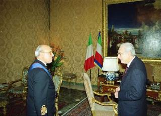 Il Presidente della Repubblica Francesco Cossiga riceve in visita di congedo l'Ammiraglio di Squadra Mario Porta, capo di Stato maggiore della Difesa