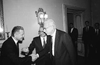Incontro del Presidente della Repubblica Francesco Cossiga con Vittorino Colombo, e un gruppo di cittadini di Albiate