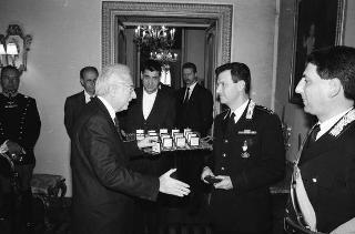 Incontro con una delegazione allievi della Scuola sottufficiali dei Carabinieri di Firenze, in servizio di Guardia d'Onore al Palazzo del Quirinale
