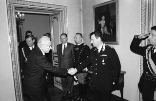 Incontro con una delegazione allievi della Scuola sottufficiali dei Carabinieri di Firenze, in servizio di Guardia d'Onore al Palazzo del Quirinale