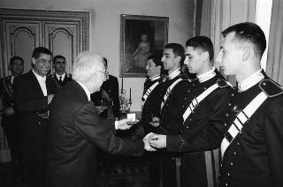 Incontro con una delegazione allievi della Scuola sottufficiali dei Carabinieri di Firenze, in servizio di Guardia d'Onore al Palazzo del Quirinale