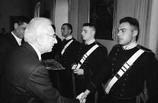 Incontro con una delegazione allievi della Scuola sottufficiali dei Carabinieri di Firenze, in servizio di Guardia d'Onore al Palazzo del Quirinale