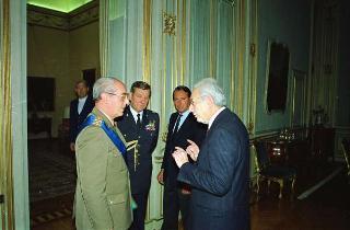 Il Presidente della Repubblica Francesco Cossiga riceve il Generale di Corpo d'Armata Domenico Corcione, nuovo capo di Stato maggiore della Difesa