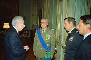 Il Presidente della Repubblica Francesco Cossiga riceve il Generale di Corpo d'Armata Domenico Corcione, nuovo capo di Stato maggiore della Difesa