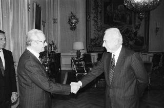 Il Presidente della Repubblica Francesco Cossiga riceve in udienza Alberto Bemporad, commissario generale per l'"Esposizione internazionale specializzata Genova 1992"