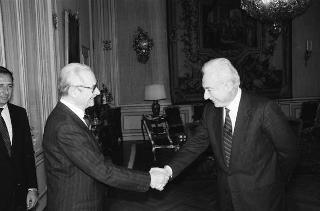 Il Presidente della Repubblica Francesco Cossiga riceve in udienza Alberto Bemporad, commissario generale per l'"Esposizione internazionale specializzata Genova 1992"