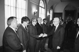Intervento del Presidente della Repubblica Francesco Cossiga alla proiezione dei filmati illustrativi delle città ospitanti i Campionati mondiali di calcio "Italia 90"