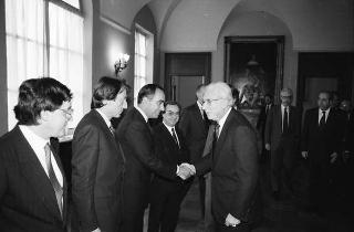 Intervento del Presidente della Repubblica Francesco Cossiga alla proiezione dei filmati illustrativi delle città ospitanti i Campionati mondiali di calcio "Italia 90"