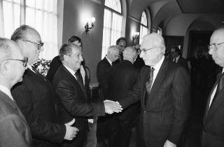Intervento del Presidente della Repubblica Francesco Cossiga alla proiezione dei filmati illustrativi delle città ospitanti i Campionati mondiali di calcio "Italia 90"